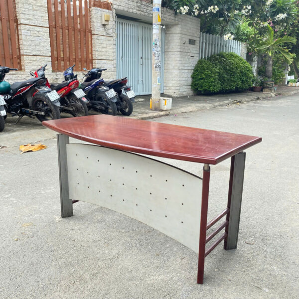 Bàn trưởng phòng 1m4 thanh lý giá rẻ