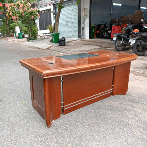 Bàn giám đốc 1m8x90cm màu nâu giá rẻ