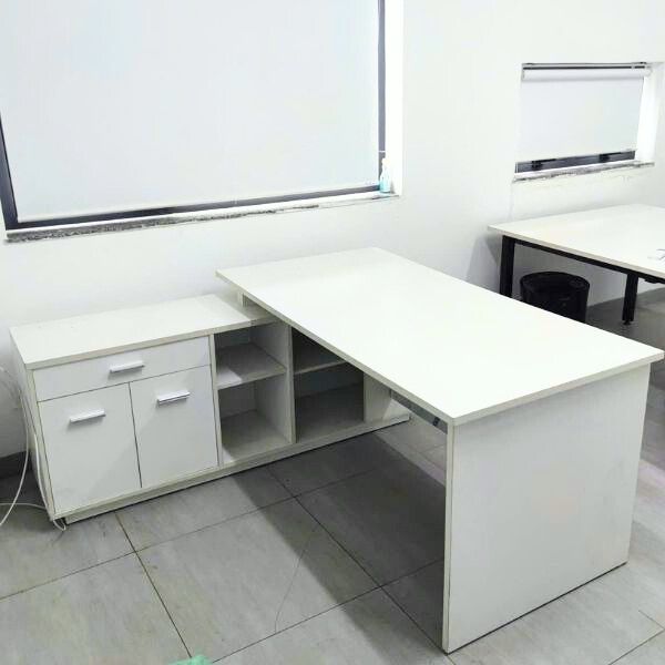 ban-giam-doc-chu-L-thanh-ly-dep