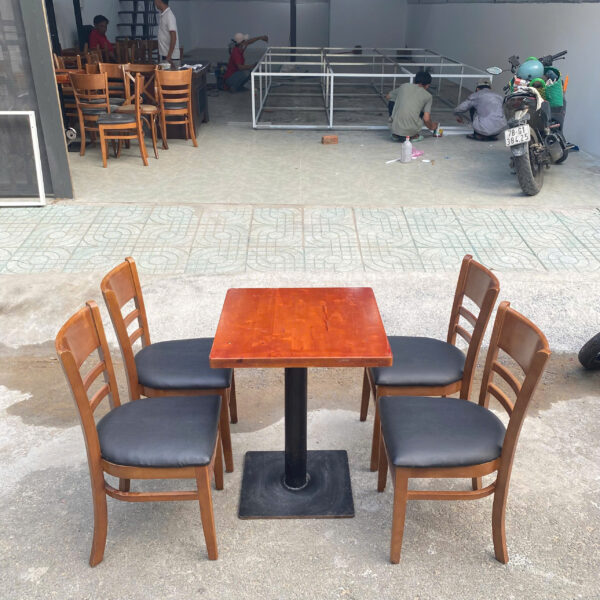 Bàn cafe 4 ghế cabin gỗ đẹp như mới