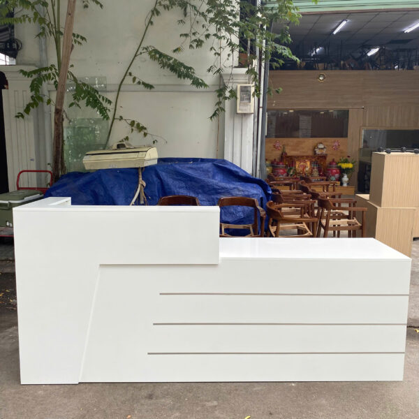 Bàn quầy tiếp tân spa 2m4 MDF trắng mới 100%