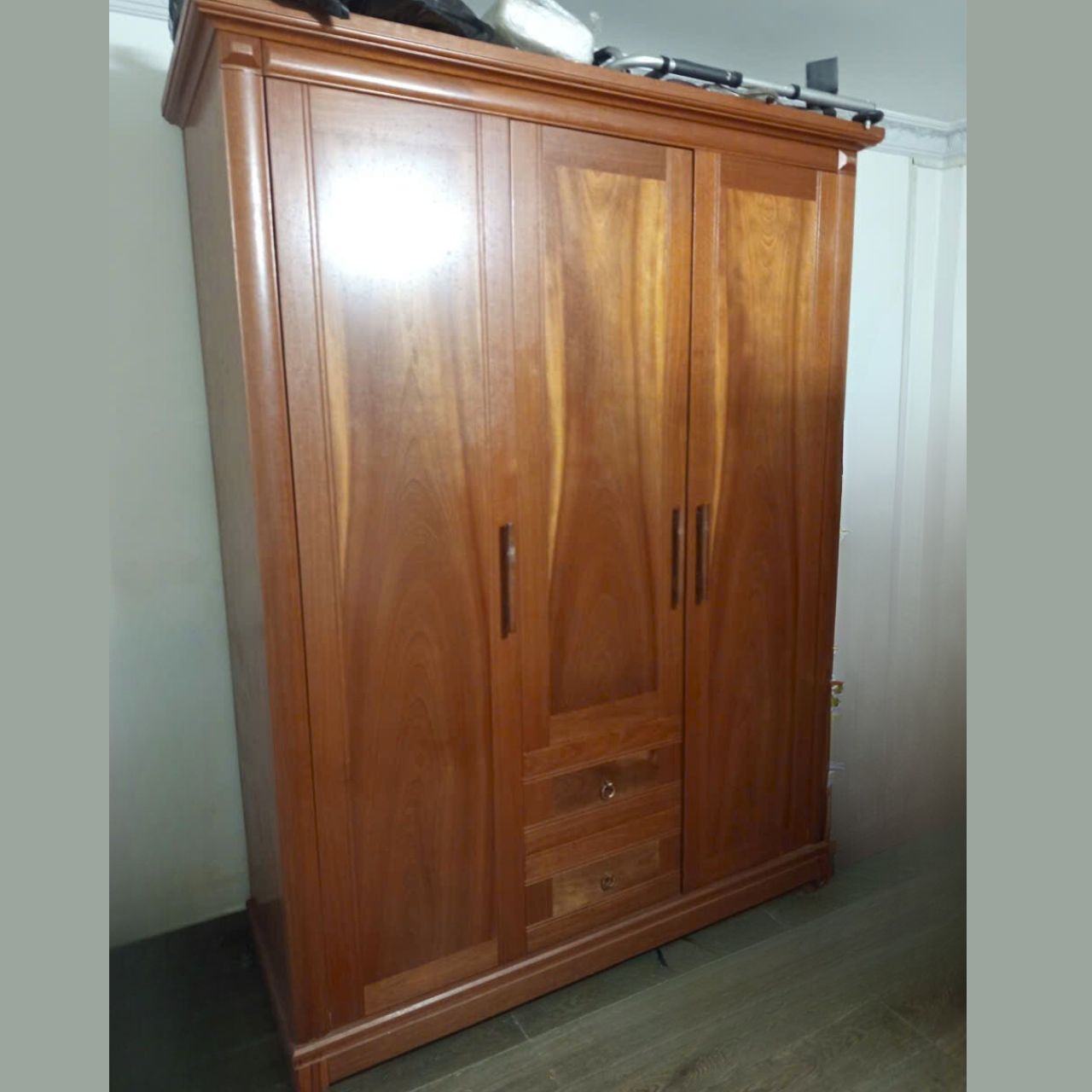 tu-ao-go-xoan-dao-xin-thanh-ly