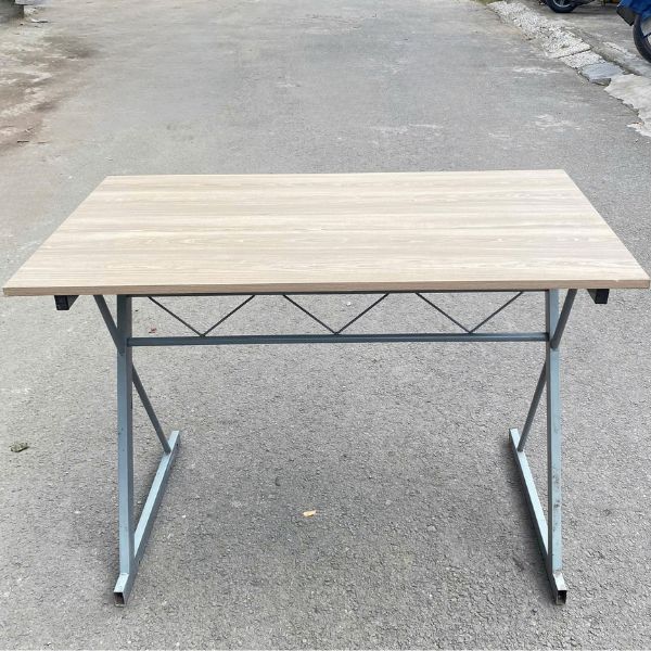 ban-chan-sat-chu-X-cu