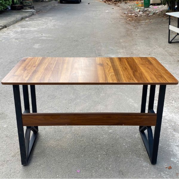 ban-chan-sat-hien-dai-1m2-thanh-lý