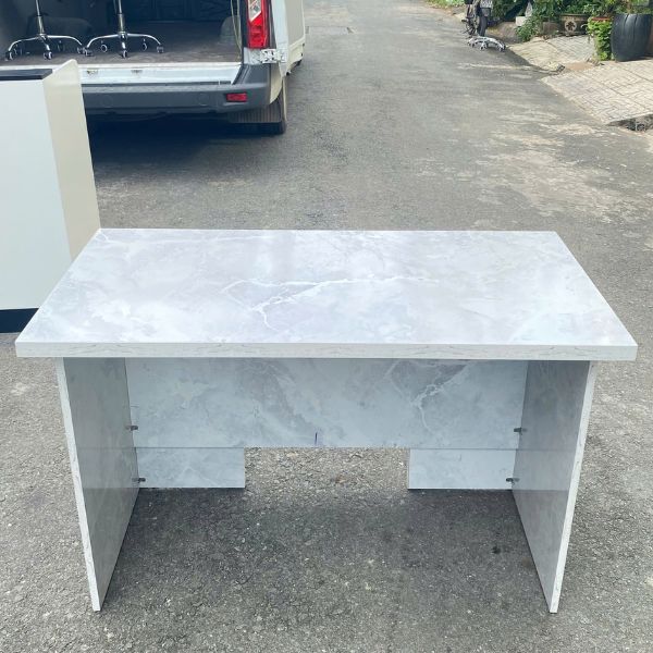 ban-lam-viec-1m2-van-gia-da