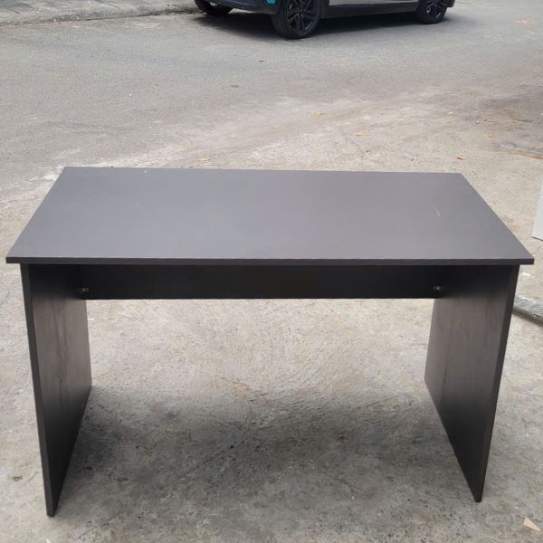 ban-lam-viec-1m1-50cm-cu-dep