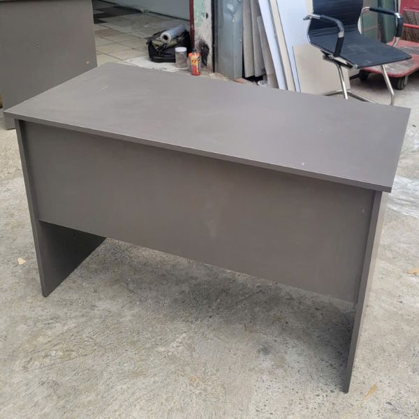 ban-lam-viec-1m1-50cm-cu