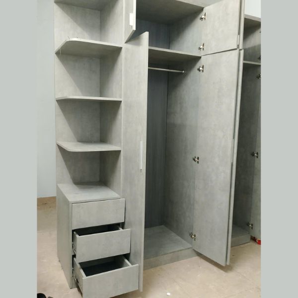 tu-quan-ao-kich-tran-lien-ke-thanh-ly