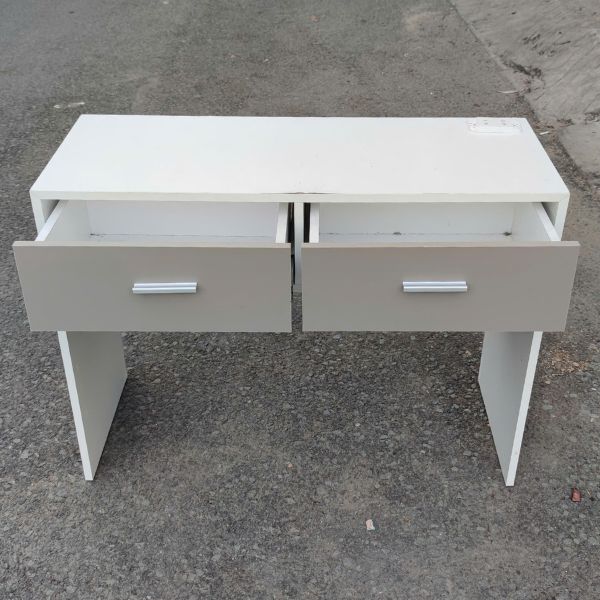 ban-lam-viec-2-hoc-keo-cu