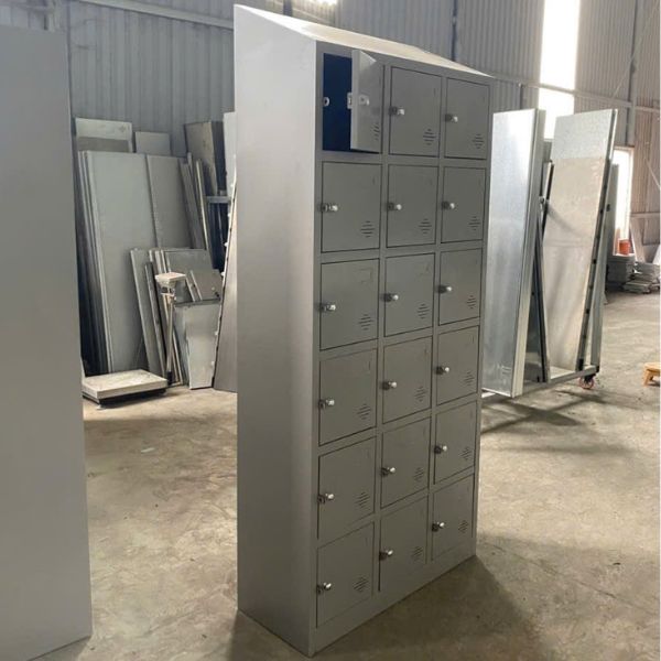 tu-locker-18-ngan-noc-xeo