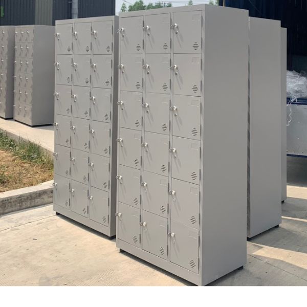 tu-locker-sat-18-ngan-canh-mo-cao-cap-gia-tot