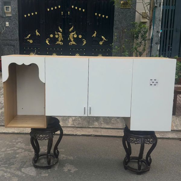 tu-treo-4-canh-thanh-ly